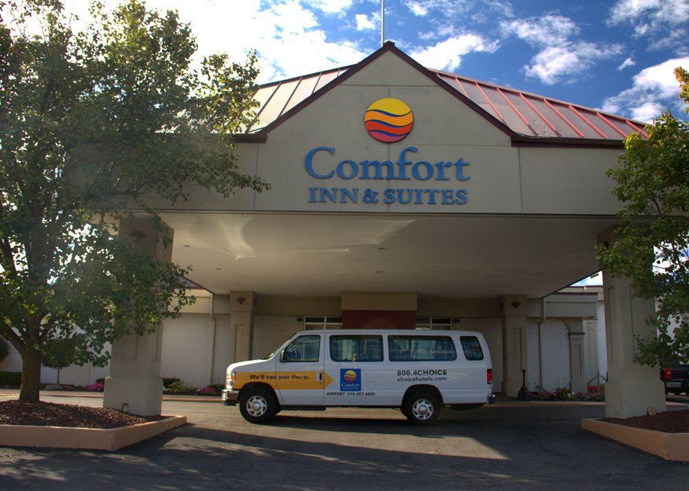 Comfort Inn & Suites Airport Syracuse Exterior foto